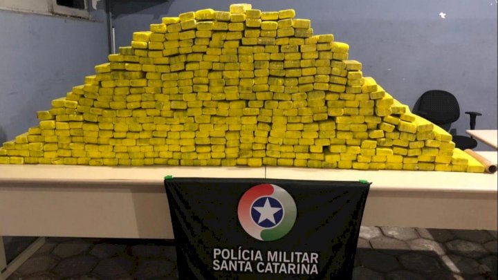 operacao-sem-tregua:-pm-apreende-384-kg-de-maconha