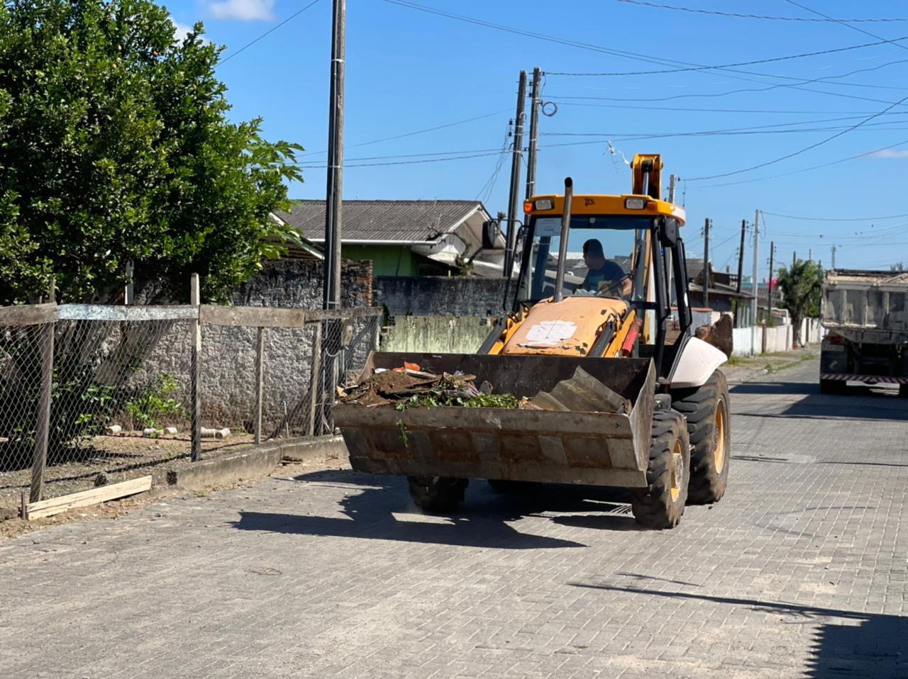 ja-estava-na-hora,-prefeitura-recolhe-457-toneladas-de-entulho-no-bairro-sao-paulo