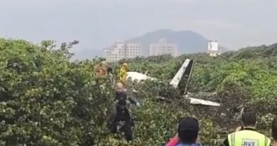 Avião de pequeno porte cai em Navegantes e deixa duas vítimas em estado grave