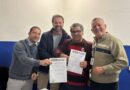 Pescadores artesanais de Navegantes recebem geolocalizadores para aumentar a segurança no mar